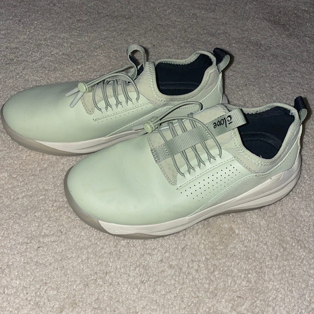Size 7 Clove Healthcare Worker Shoes